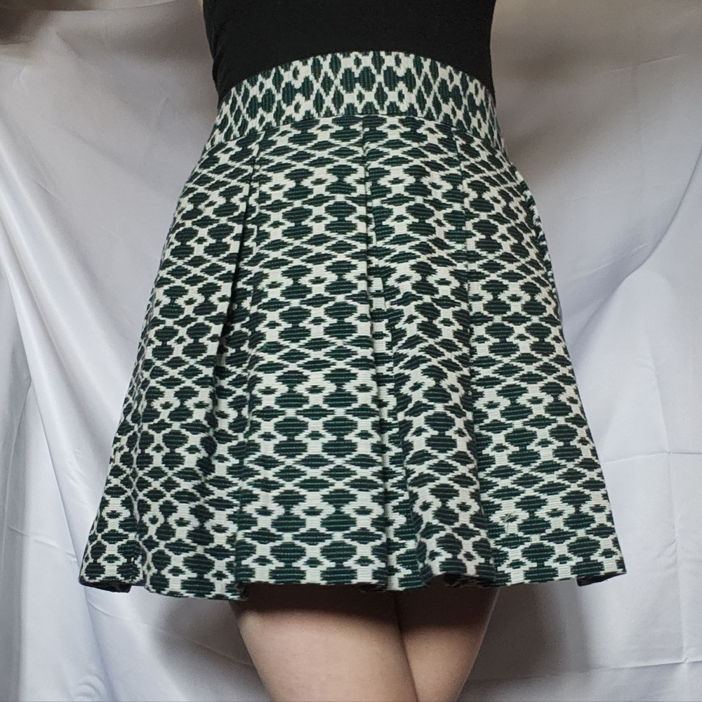 Banana republic patterned green pleated skirt size 0